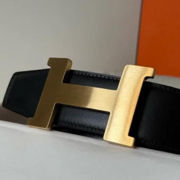 Hermès Reversible Black Belt with Gold Buckle - Size 90, With Box - Picture 4 of 8